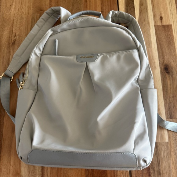 backpack - Picture 1 of 5